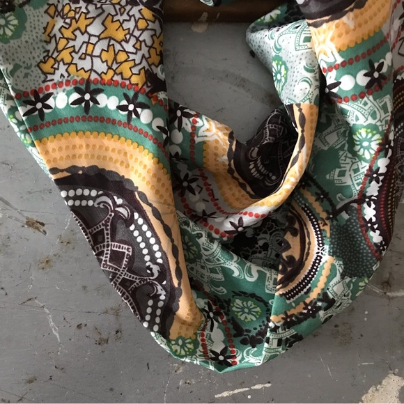 Gold & Green infinity scarf. - Picture 5 of 7